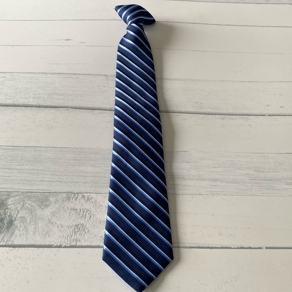 Van Heusen Boy's Clip-On Tie - Picture 1 of 6